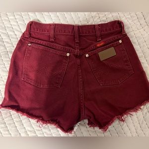 wrangle shorts, burgundy, fits like a size 6-8 would from american eagle (M/L)